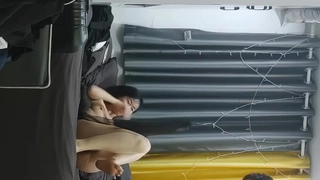 拖鞋家居日韩AV-白皙皮肤呆萌小姐姐！情趣耳朵抓屌吸吮！头套男怼着骚穴猛操，骑乘姿势打桩机，无套内射。